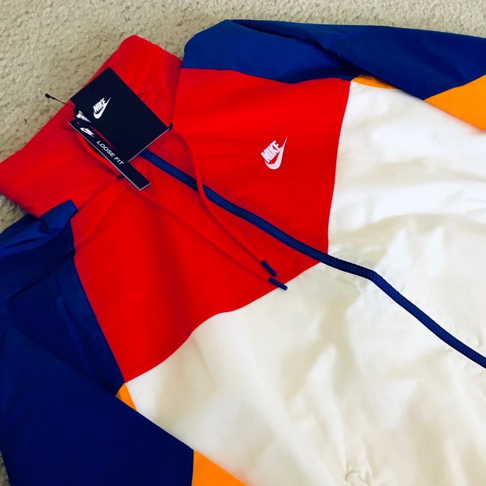 Brand new Nike windbreaker- unisex Sz medium